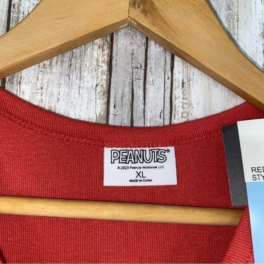 NWT Peanuts USA Snoopy Crop Tank - Picture 5 of 6